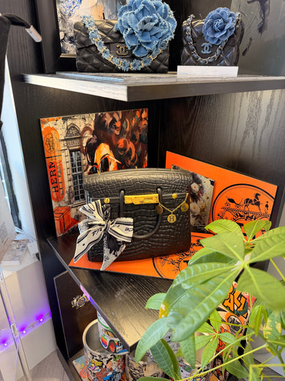 The Black Large Iconic