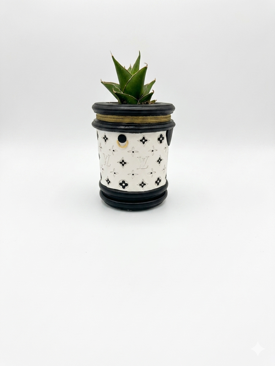 The Riviera Can Vessel